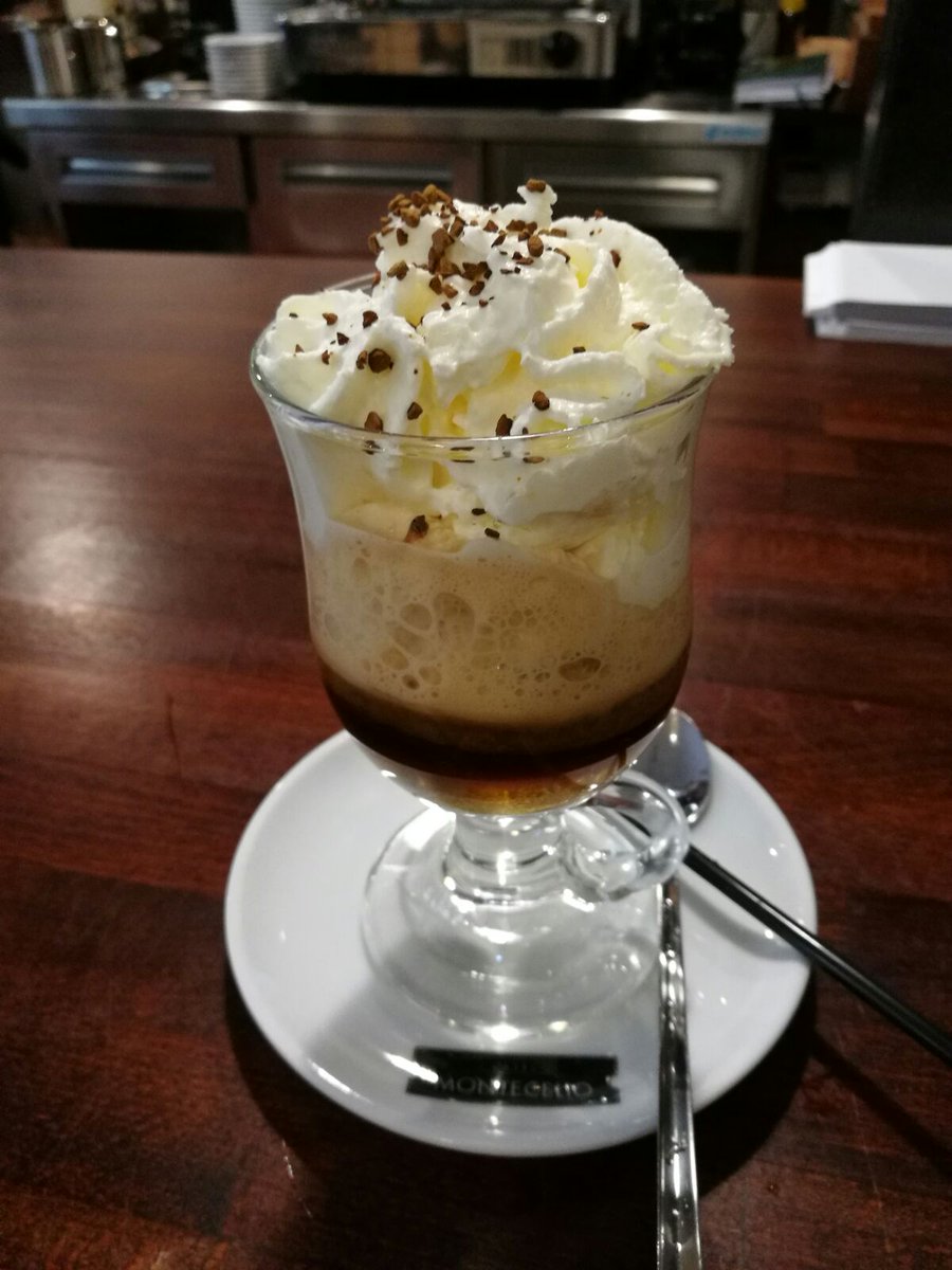 Café irlandés y por la noche no tengo sueño XD