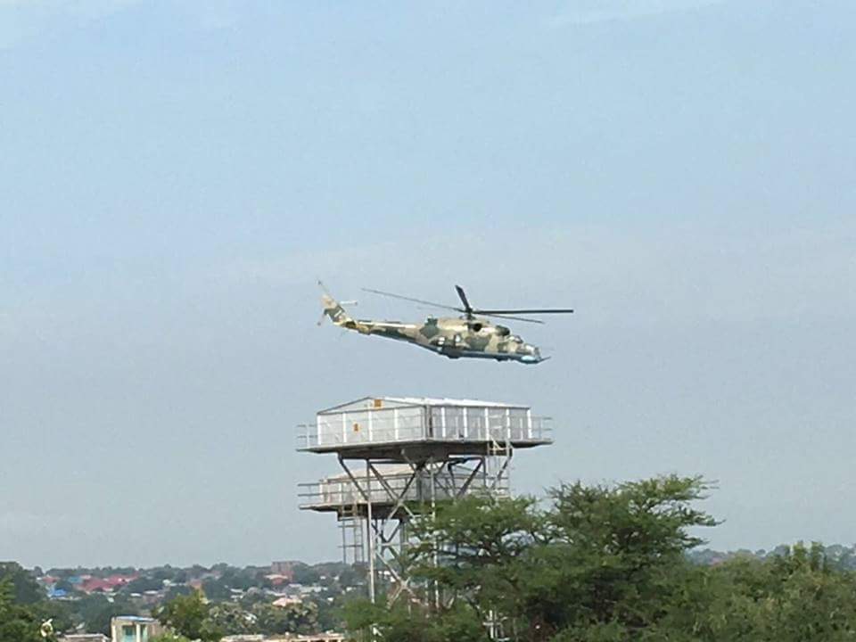 BREAKING: Machar's residence bombed using Chopper #SouthSudan
bit.ly/29Efsyw
