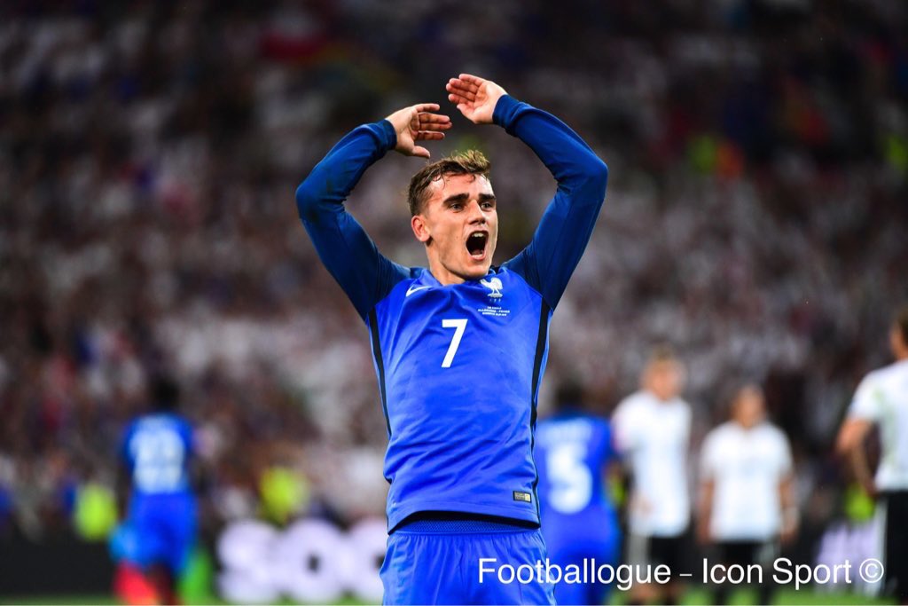Footballogue's tweet photo. [#EURO2016] Antoine Griezmann a été élu meilleur joueur de l'Euro 2016. https://t.co/CRoTdH38R6