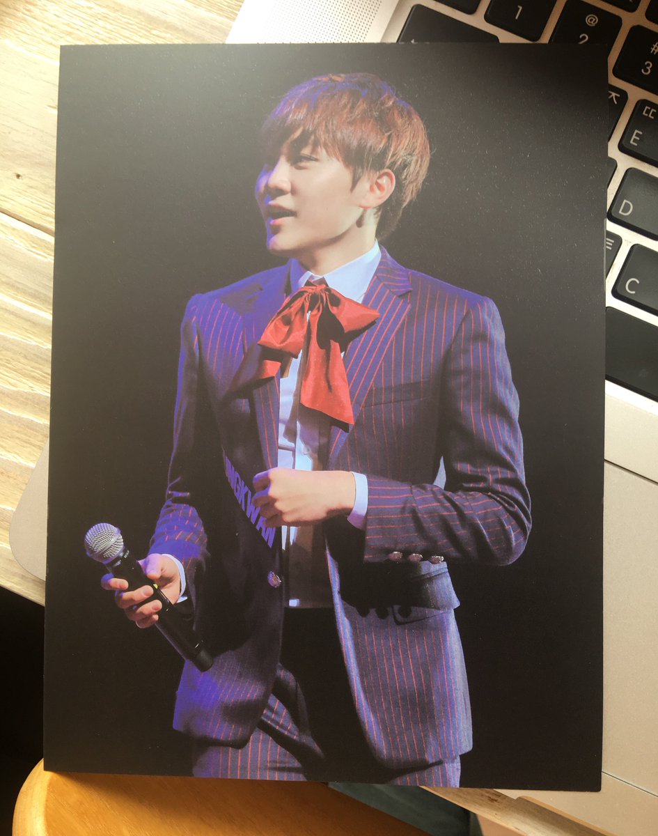 TALENT_BOO's tweet photo. <magnolia> 특전 엽서와 포스터 미리보기입니다. 
* 특전 변경사항
전차스 -> 부채
캐릭터 양말 -> 마이 보틀(미리보기 참조) https://t.co/CY0TxvYLtB