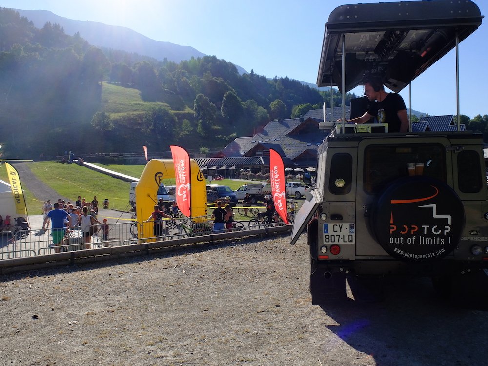 PopTopEvents's tweet photo. #meribel #3vallées #addicttour #djtruck #poptopevents #after #montagne https://t.co/LrFfPvbp6V