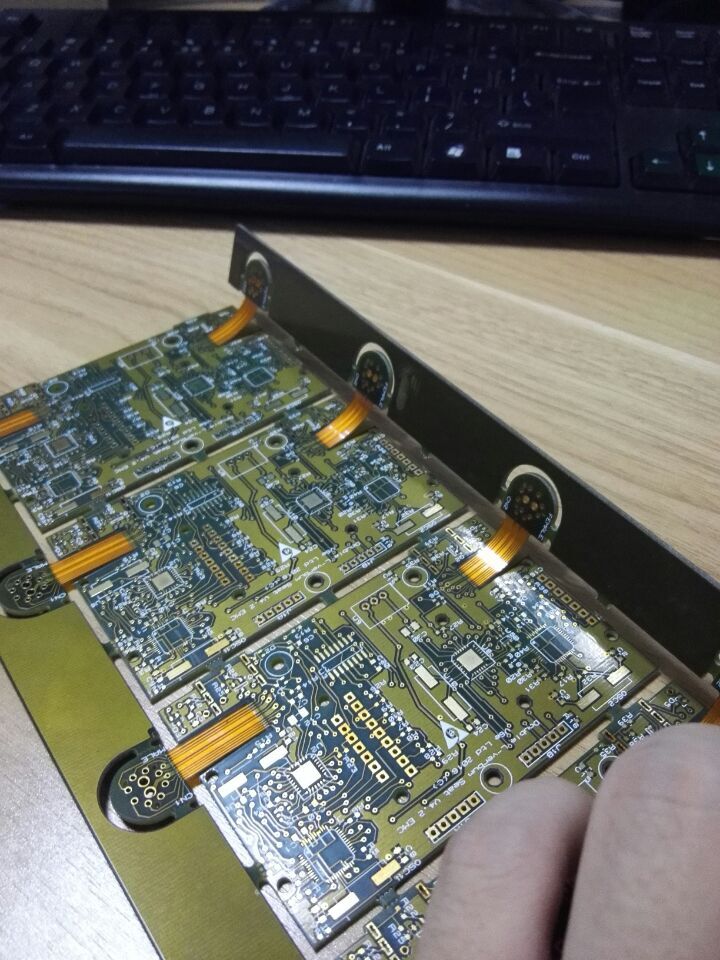 Royluo24's tweet photo. What about our new #rigid-flex PCB?,#flexible-rigid,#polyimid,#coverlay,#multilayer.Follow and talk to us your mind. https://t.co/jlIMMWQMmM