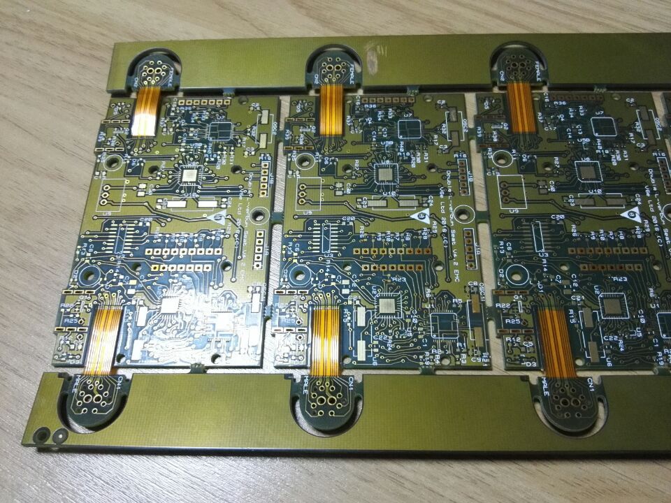 Royluo24's tweet photo. What about our new #rigid-flex PCB?,#flexible-rigid,#polyimid,#coverlay,#multilayer.Follow and talk to us your mind. https://t.co/jlIMMWQMmM