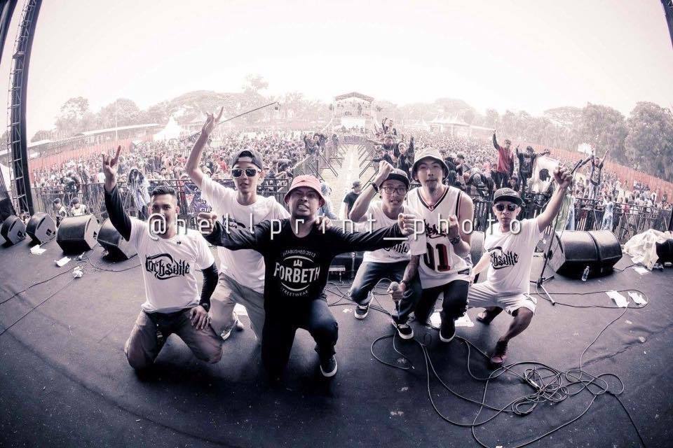 JuaraSubang's tweet photo. Ini Dia group Hardcore Subang #LittelKids  @zonasubang @SubangID Ternyata Kota Subang Punya Group Band Ya?.......... https://t.co/SLv57AeRHs