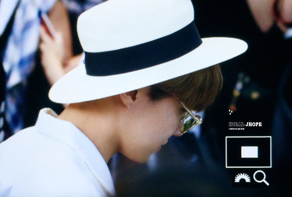 160711 김포출국 #방탄소년단 #제이홉 #정호석 #홉이 <a href="/BTS_twt/">방탄소년단</a> 
스타일 귀여워 오늘의 호석이 오빠💕