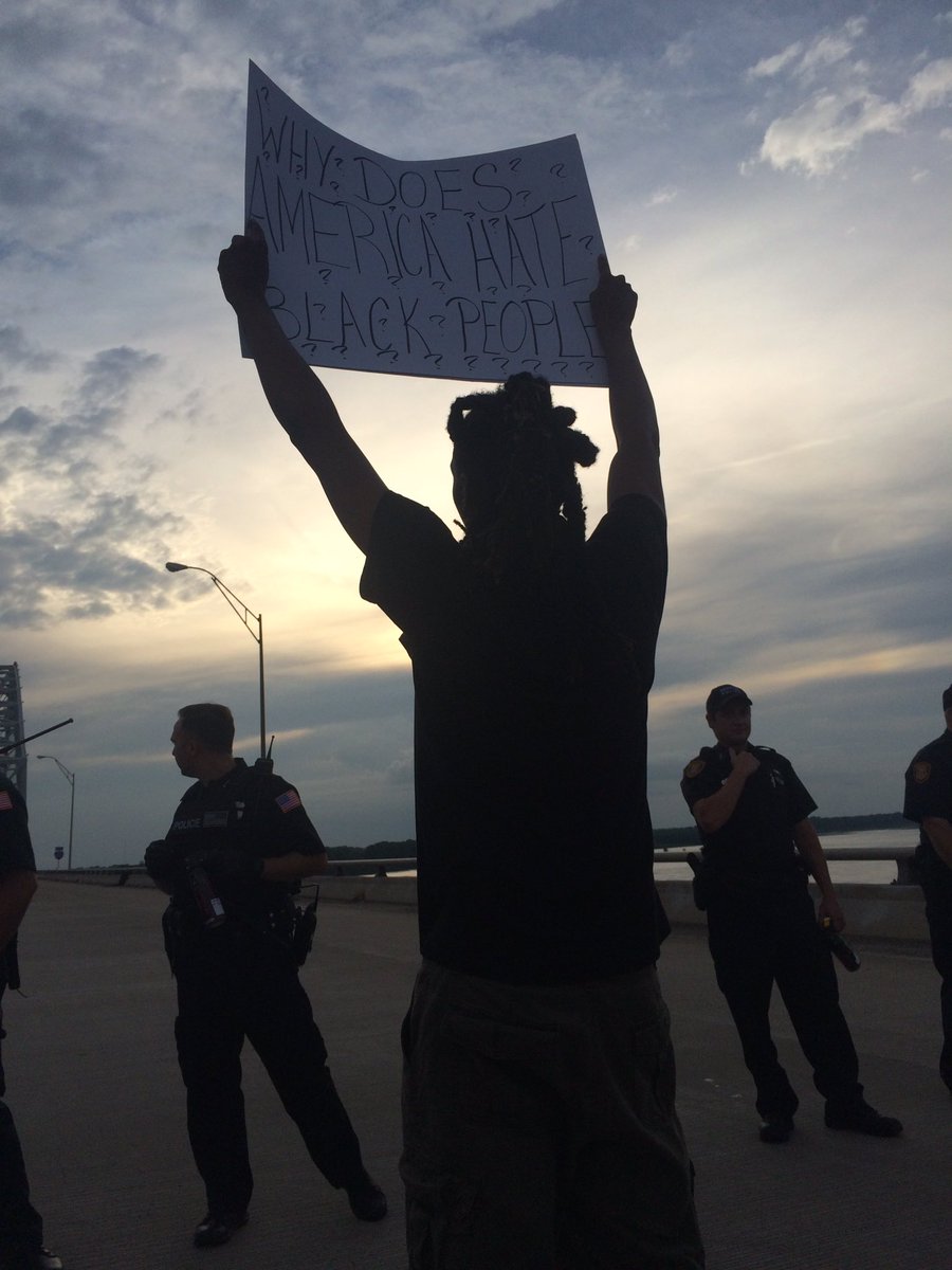 YRGeneration's tweet image. Black men✊🏾✊🏾 #Memphis #protest #StopKillingBlackPeople #unity #solidarity #tookthehighway