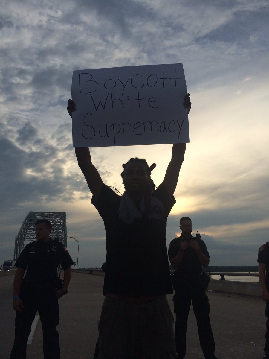 YRGeneration's tweet image. Black men✊🏾✊🏾 #Memphis #protest #StopKillingBlackPeople #unity #solidarity #tookthehighway