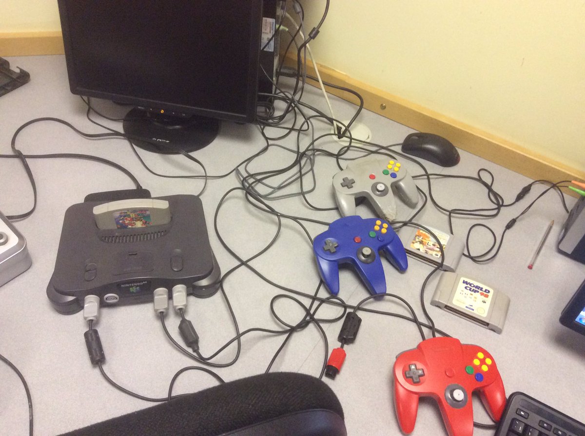 ComputingTWP's tweet image. It's Retro Games Week at The Willows! @JellyfishClass have had a fab lesson this AM experiencing old games  #RETRO