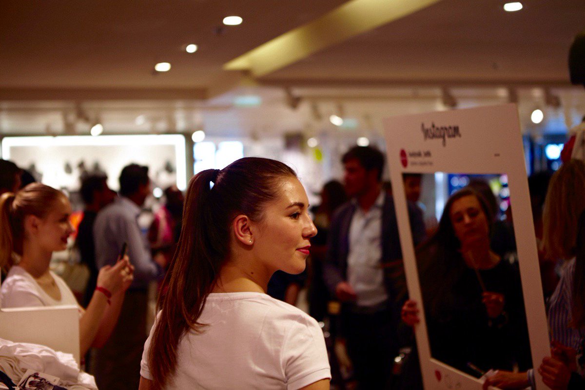 selectively_co's tweet photo. Madalina et Marion sur le  lancement du pop-up store @bodytalk aux Galeries Lafayette! #Yeah #event #Bodytalk https://t.co/6zvmJrpUSX