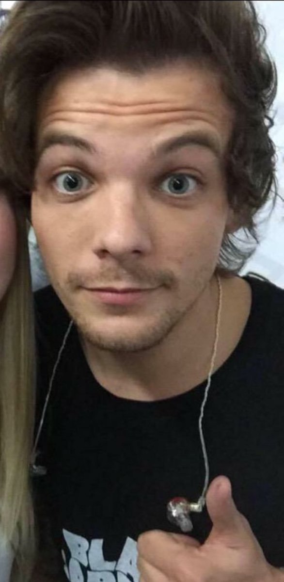 1DiaryOfAFan's tweet photo. Que seria No Control sin su voz? 😍 #LouisHasABeautifulVoice https://t.co/iKJ6NuqC4O