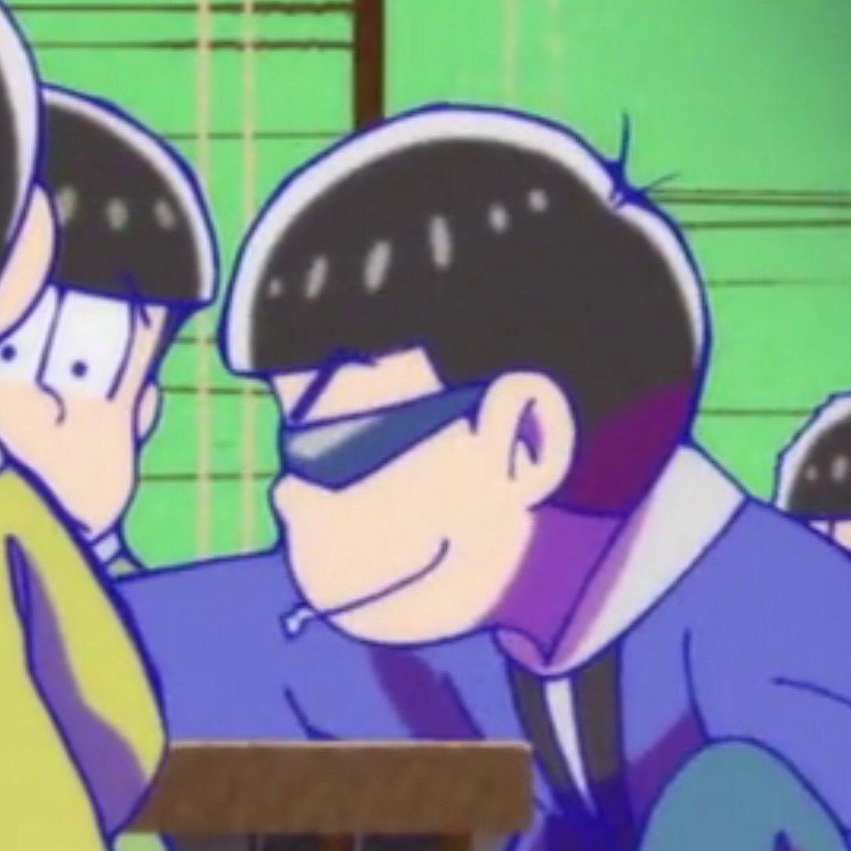 こぽたん 生ける自己満足 私のカラ松コスで チョイチョイ言われるのが フェイスラインが公式おそ松絵wとの事で 並べてみたwww 顔の丸さたるやwwwwww