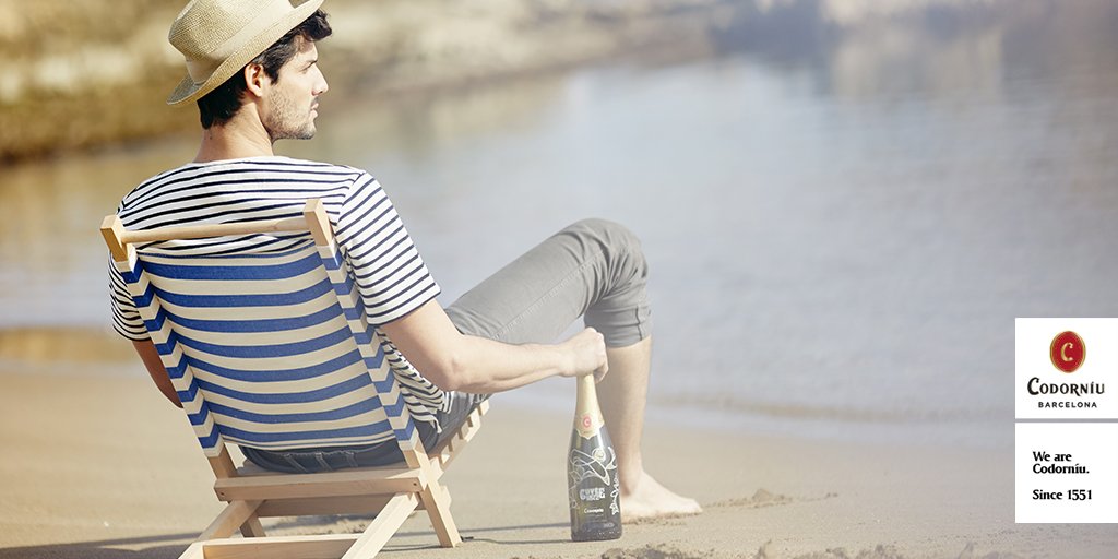 Sunny days, feet on the sand and #CuvéeBarcelona. We love summer!