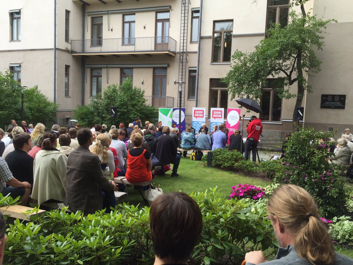 Millaisia kohtaamiskokemuksia haluaisit osallesi tarvitessasi hoivaa? Suuri hoivakeskustelu #SuomiAreena