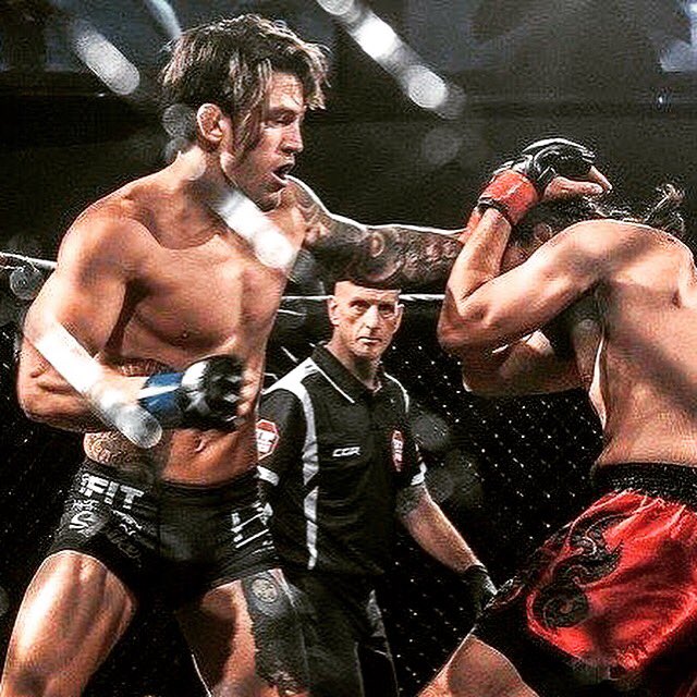 iFitGuam's tweet photo. @UFC @danawhite @UFCEurope @UFC_AUSNZ @UFCONFOX @UFCTonight SNAP HIM UP !!! @SuperJJAmbrose !! #ufcmanilla #ufc https://t.co/ItCUTal1Wh