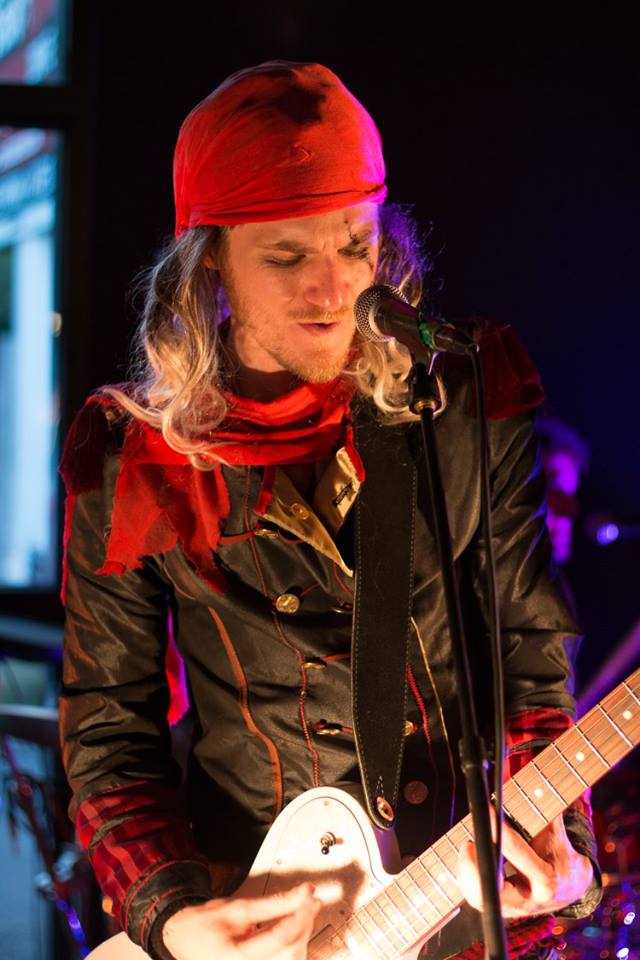 GadZukesband's tweet photo. #AWESOME #WEEKEND with #Betablock @ #leRelaisBreton! #live #music #pirates #fancydress #pirates #gig #concert #arrr! https://t.co/HBo5zgWJaL