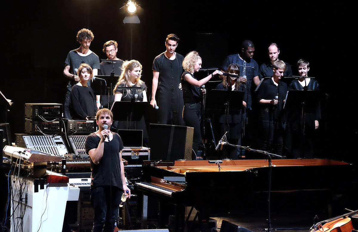 Heloise_Werner's tweet photo. Nice pic from #PossiblyColliding with @nilsfrahm & @Shards_Voices at Barbican, thanks @bestfitmusic ๐ https://t.co/FQVso9Kb0A