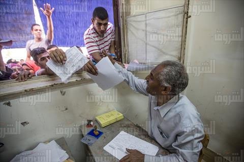 Shorouk_News's tweet photo. بالصور.. زحام ومشادات في اليوم الأول لسحب بطاقات القدرات  https://t.co/6DmlJzmQ2R https://t.co/7G9rTTN5ec