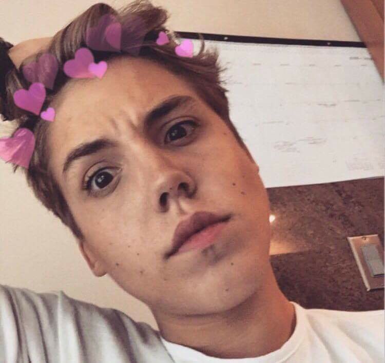 httpmattxcam's tweet photo. His lips are so kissable https://t.co/ZqsuCKBuTu