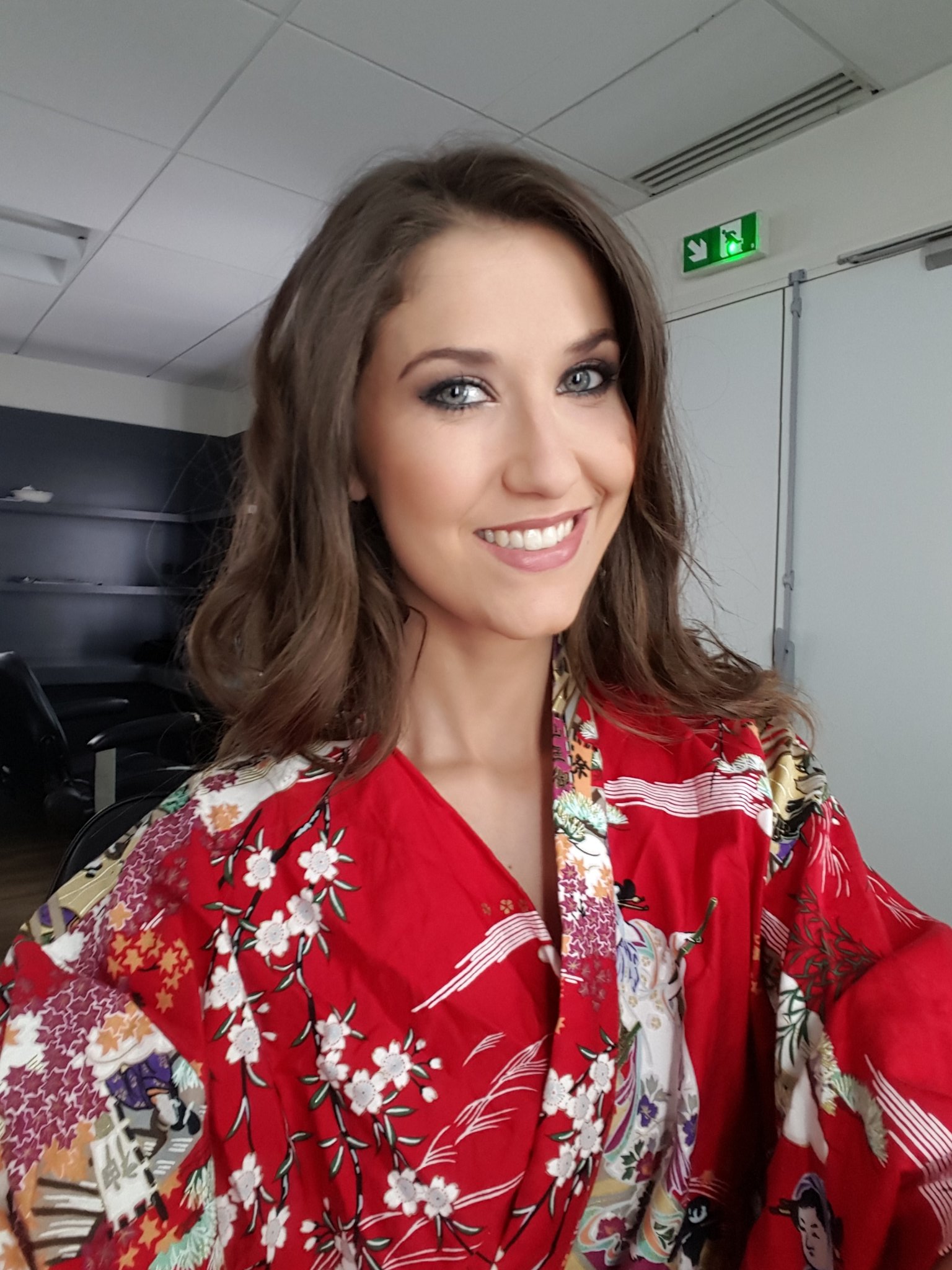 TW Pornstars - Nephael. Twitter. En loge pour me préparer pour Voyage