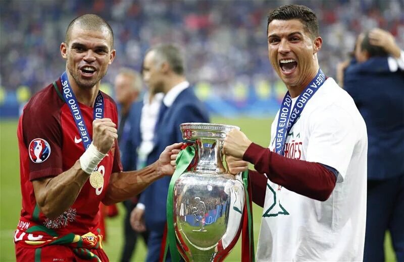 195Kafia's tweet photo. Congratulations #Portugal Parabéns @Cristiano  #CHAMPIONDEUROPE https://t.co/Z3EWKjOLHq