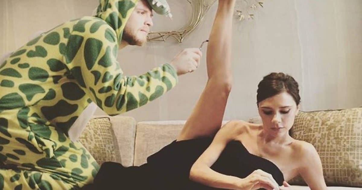 9GAG's tweet photo. This guy teases celebrities’ photos by photoshopping himself inside
https://t.co/92CGE67IA0 https://t.co/WHmc1JDMnw
