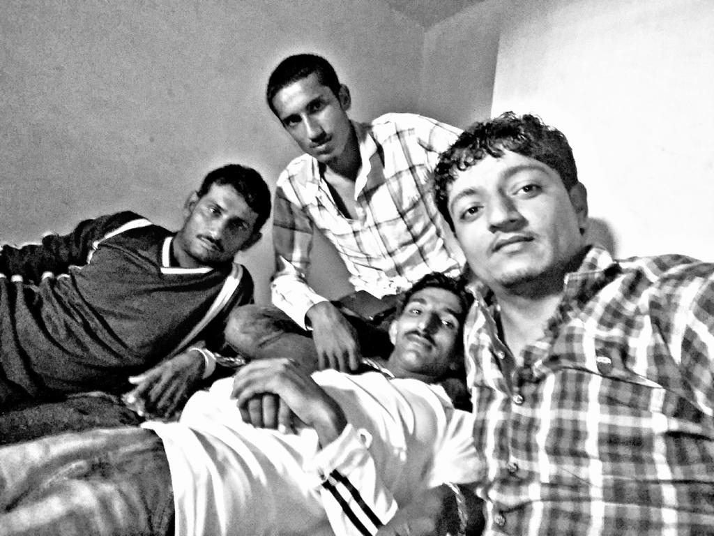 7_nagajan's tweet photo. #With_My_Friends https://t.co/09hiSU2uFW