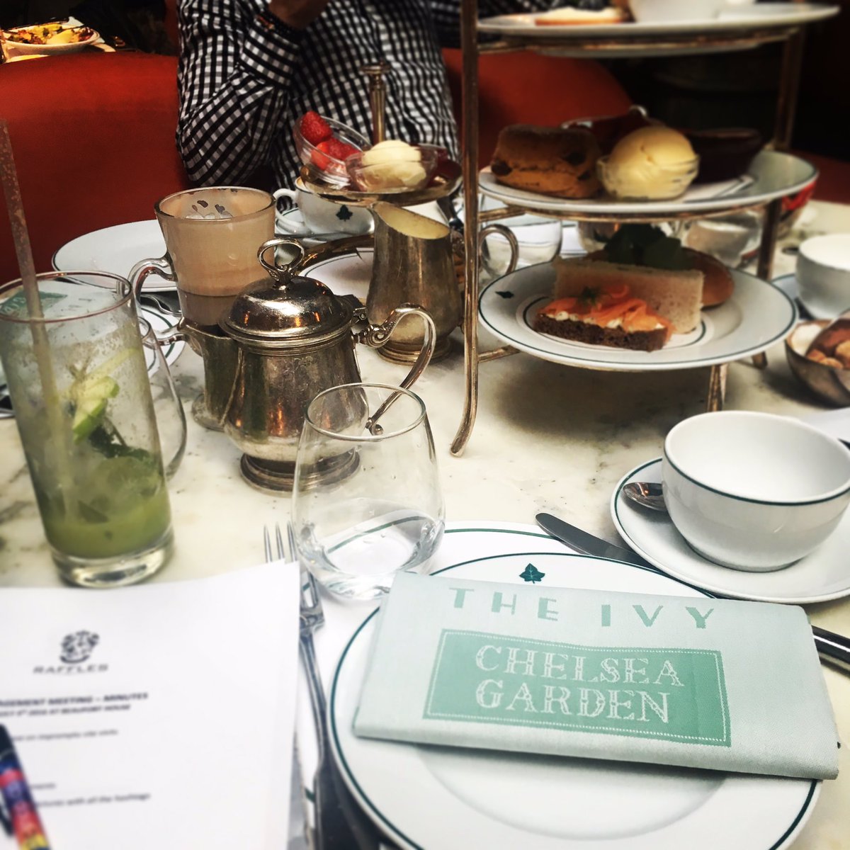 RafflesChelsea's tweet photo. Tasty afternoon team meetings @IvyChelsGarden π #afternoontea #chelsea #raffleschelsea https://t.co/2UPU4nhHcu