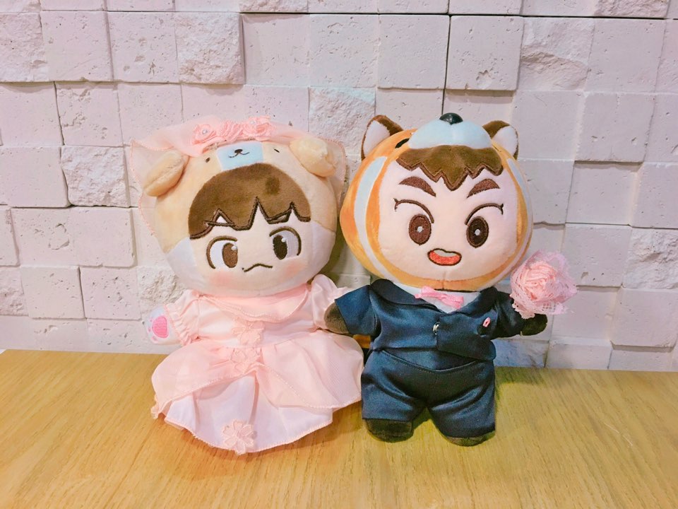 dotnstitch's tweet photo. 인형온리전(@EXO_DOLL_ONLY)에서 판매되었던 썸머웨딩세트입니다💕 제비꼬리 디테일이 너무 예뻐줍니다😊💕 자세한 내용은 블로그 참고해주세요 👉👉 https://t.co/XSKYcP1AGZ https://t.co/JHrRlekw5X