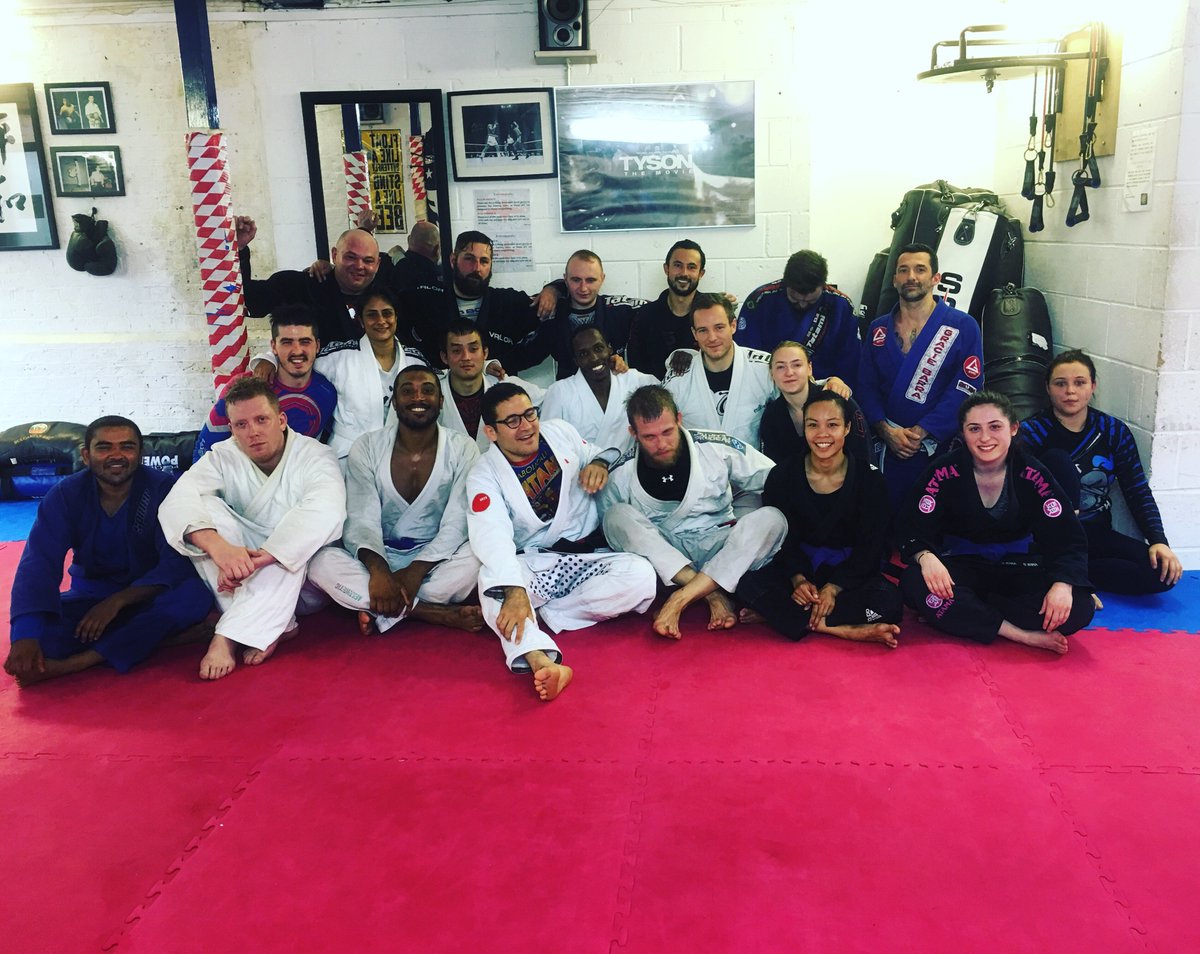 WaveBJJ's tweet photo. Monday 7 #elephantandcastle #WaveBJJ #BJJ at @theartworksuk we can never sit still :) https://t.co/5rE1bC3PLh