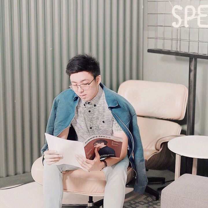 MiccoloSolis's tweet photo. @KerwinKing wearing our Geometric Line buttondown for @sunniesspecs #specsparty 👓
Still a… https://t.co/6kc11mRF9z https://t.co/aRWvoIENTr