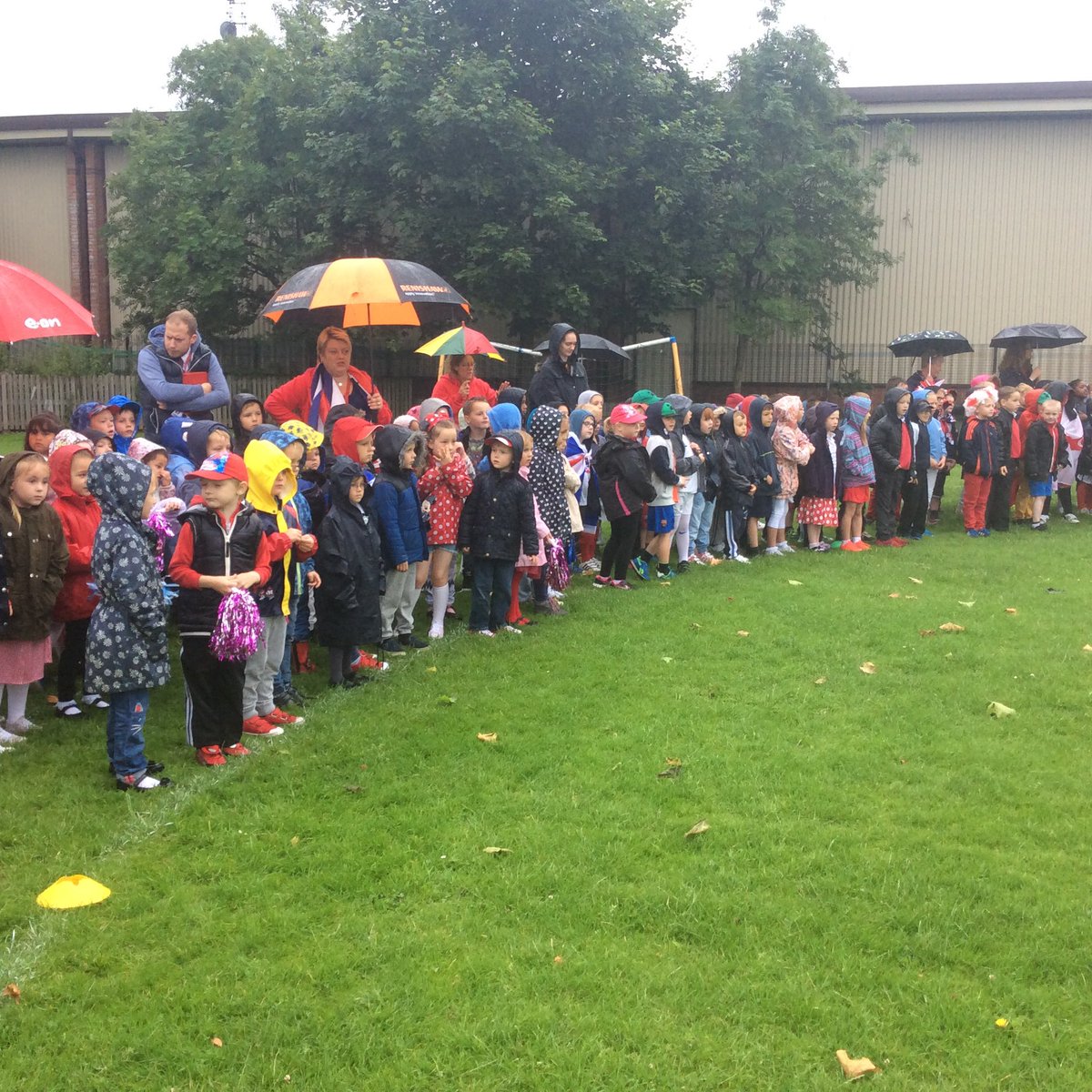 K_Northern88's tweet photo. Fabulous opening ceremony despite the British weather! Well done @MrsBullock5 #OlympicsRio2016 @BoothferryPS https://t.co/B3udrCDy8h