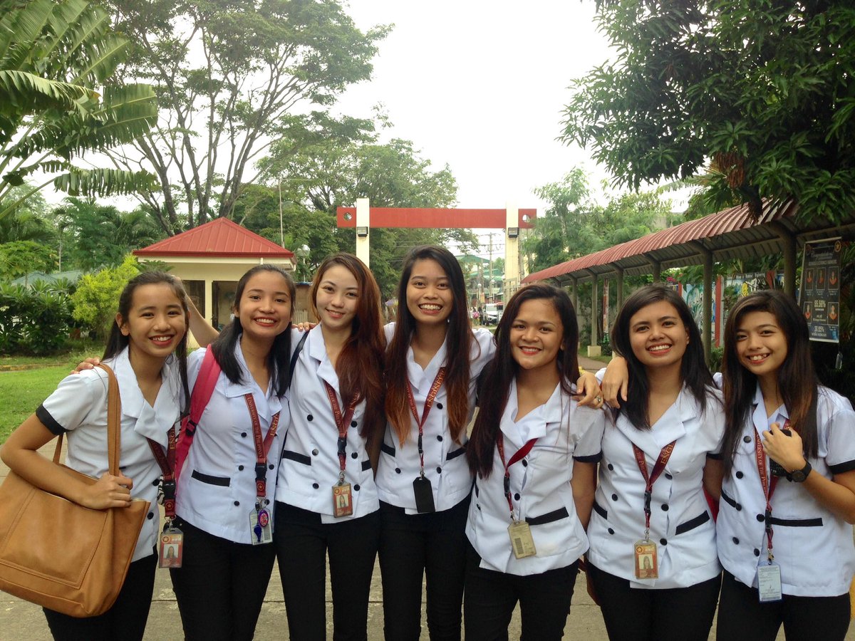 SanchezEunice's tweet photo. Yey ❤️ nakumpleto din ng nakauniform 😍 #TeamJesus7 https://t.co/y0YBDk02P7