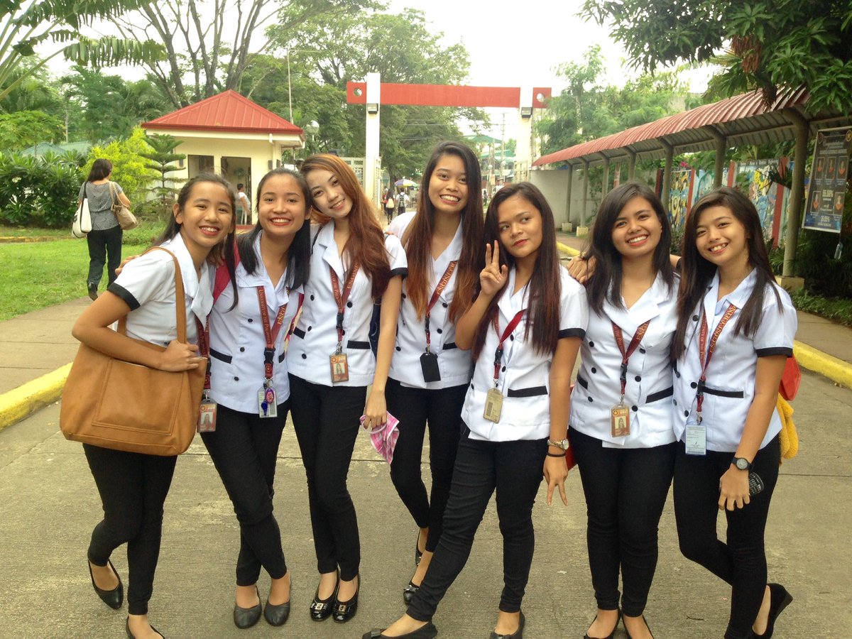 SanchezEunice's tweet photo. Yey ❤️ nakumpleto din ng nakauniform 😍 #TeamJesus7 https://t.co/y0YBDk02P7