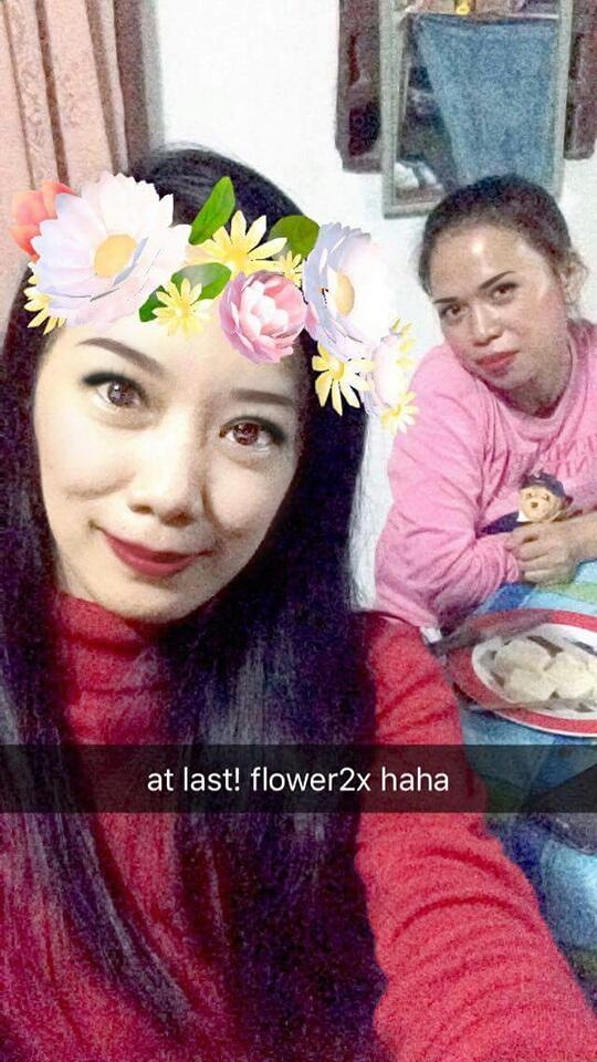 betche03's tweet photo. Snapping with bff @imchocolizzy. Good evening! 🌃🌼🌸🌺
#snapchat
#flowercrown
#beautiful https://t.co/bJn7mquruZ