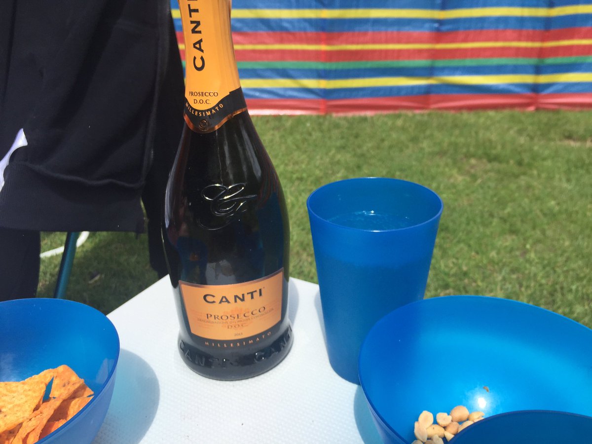 NettyIsms's tweet photo. "Have another Picasso" (while camping and pointing at the prosecco) 

#canti #prosecco #NettyIsms https://t.co/QemnYzkKeU