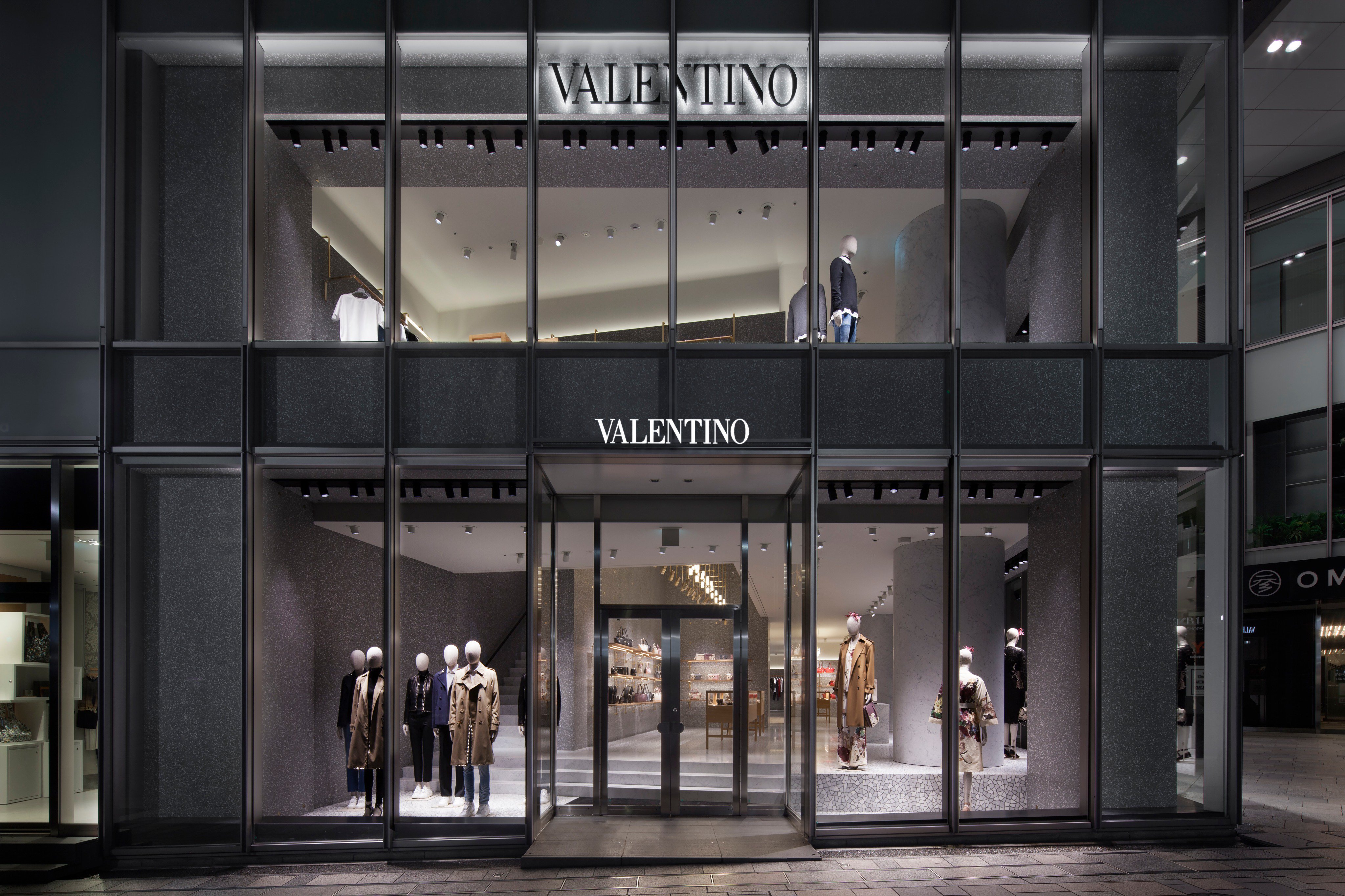 Valentino on Twitter: "The new #Omotesando boutique If in Tokyo be sure to make visit. #ValentinoOmotesando https://t.co/LGvwpvdmVc" / Twitter