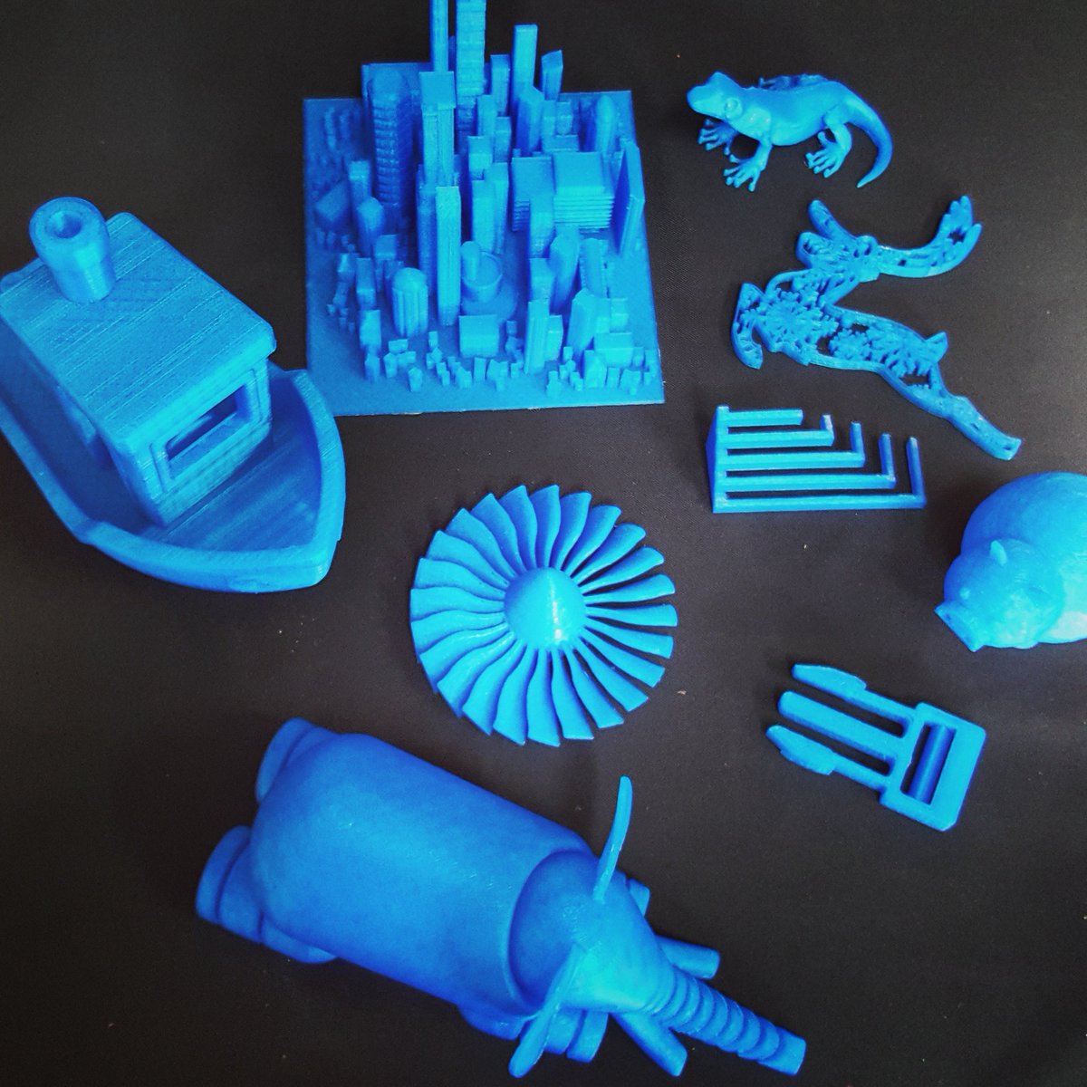 ZinterLtd's tweet photo. Monday Blues?? #Zinterpro #3D #Zinter #ColorFabb #Filament https://t.co/tjDn5VwUfr