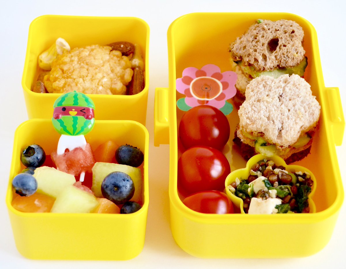 D'r staat weer een blogpost van ons op <a href="/MoodKids/">MoodKids</a>, een easy-peasy bento! #bento #lunch #japanese #monbento #sandwich