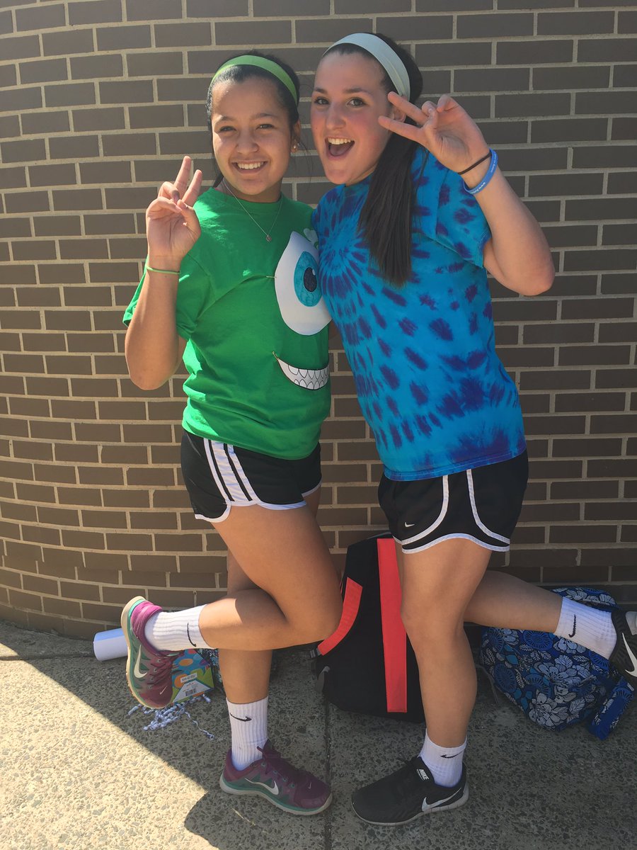 julia_oli290's tweet photo. Happy birthday bff ilysm💘💘💘 https://t.co/HRjfru74cP