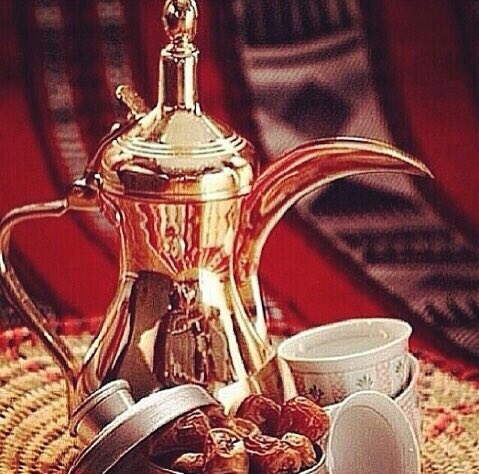 ⠀⠀
سقنا مساء الخير حشمة وتقدير
معها من المضمون فنجان دلة
✿❀✿ 
نصبها من قلب بأحلى التعابير
ولكل غالي تأصله في محله
⠀⠀