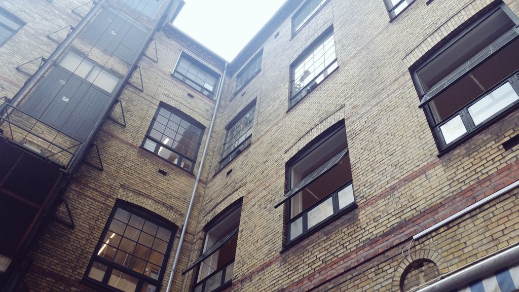 EgenerateAlex's tweet photo. #Copenhagen #loft style warehouses are still around. #eGenerate integrating technology and creating #smartbuildings https://t.co/8LrD8HkfGh