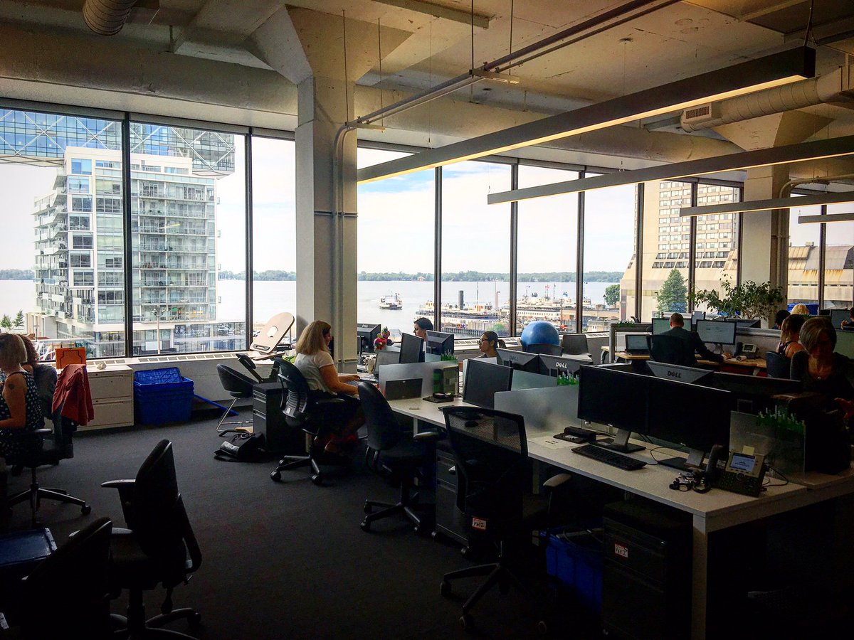 Workopolis_HIRE's tweet photo. We are so excited about our new office! Just look at those views #1yonge #officeperks @TorontoStar https://t.co/7xfRWofUON