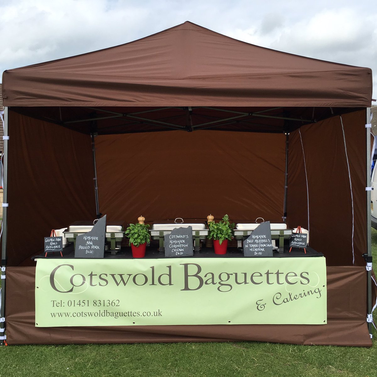 Looking for an evening wedding caterer?? Look no further...