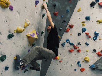 Indoor climbing with your children; How to start. stevewinslow.co.uk/indoor-climbin…