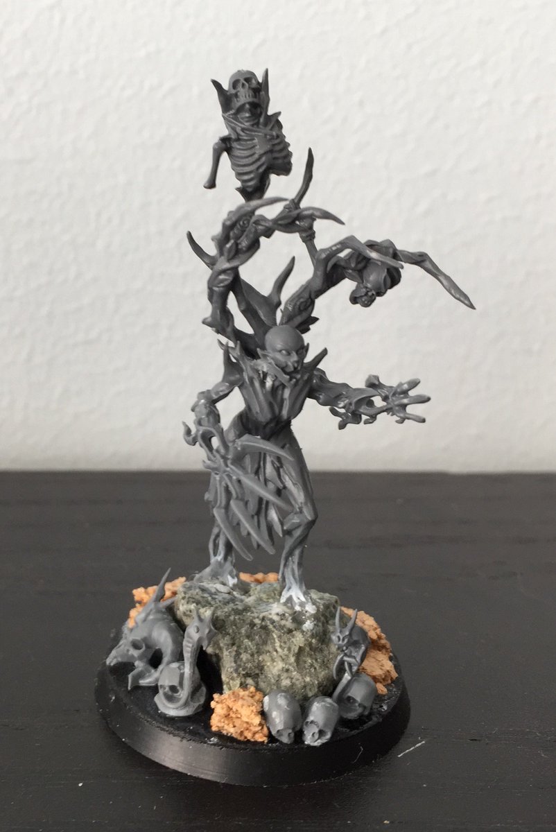 aomame_shiba's tweet photo. The start of my Warband. One Branchwraith very much inspired by the awesome work of @kelfrei https://t.co/BRe2qcYNF4