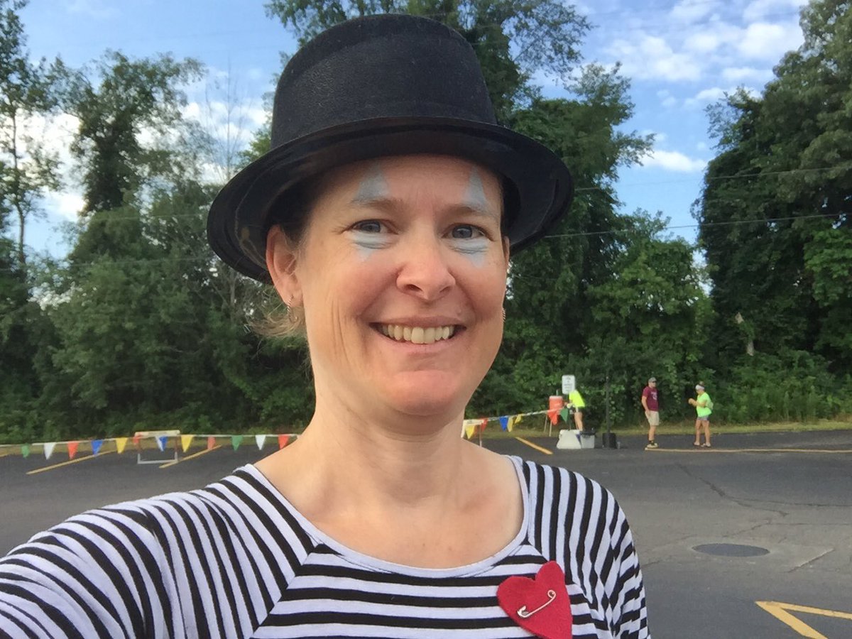 librarygrl2's tweet image. Pre #nerdrun selfie #runTeacherRun #nErDcampMI