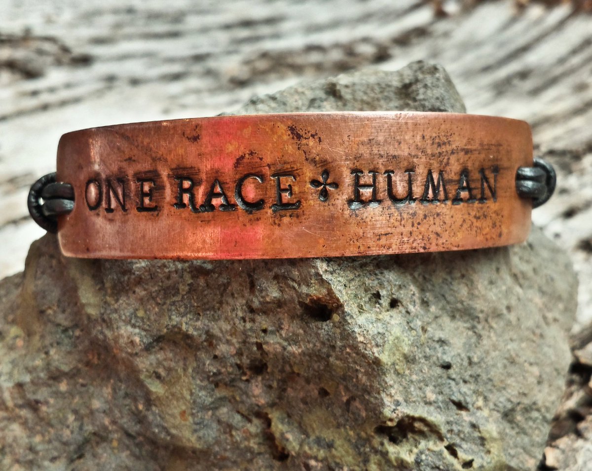 WarpedWire's tweet photo. Copper, leather bracelet #bywarpedwirestudio $20 shipped in USA #alllivesmatter #LoveWins #copperjewelry #smallshop https://t.co/ZP8Xfuhg4a