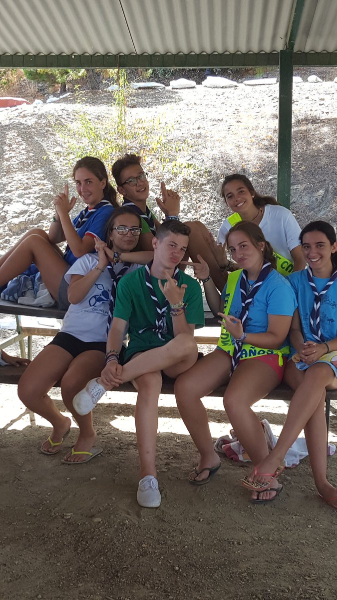 AbadFaro's tweet photo. @UPBrownsea_AF  disfrutando del #juegodebaloo en el campamento #diasdecine16 https://t.co/QBQxzDycna