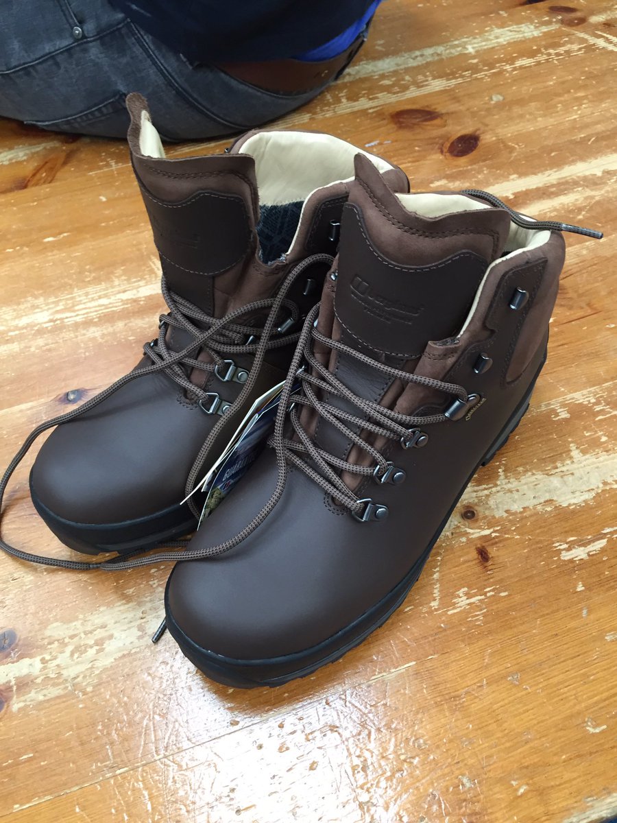 These may just be the shoes that make it all possible for @geoffhatko - they're bigger that Andy's whole leg.