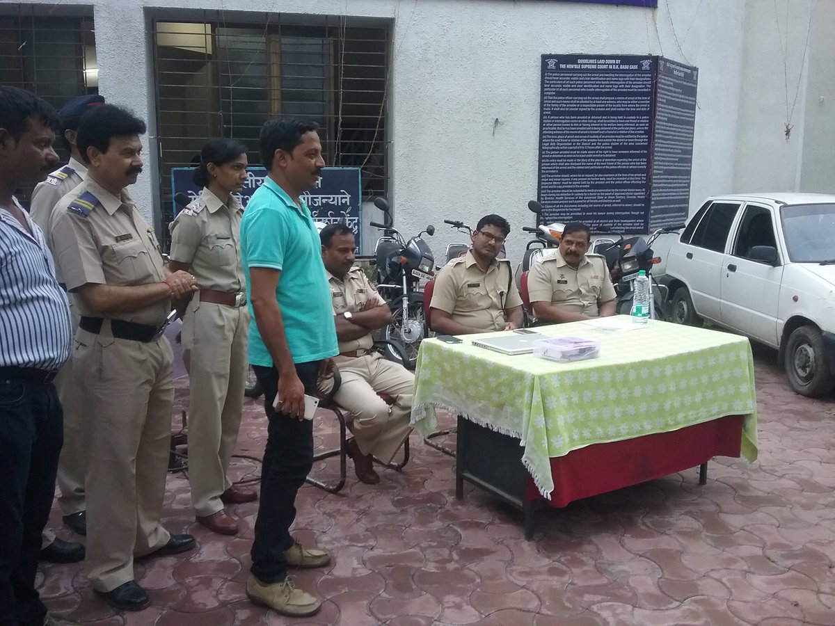 pratapnagar_p's tweet photo. मा.डी.सी.पी साहेब परी.क्र.1 यांचे हस्ते आज पो.स्टे.प्रतापनगर येथे मुद्देमाल हस्तांतरण सोहळा पार पडला. . https://t.co/43ahUqdgHT
